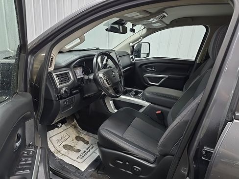 Used 2021 Nissan Titan SV w/ SV Convenience Package image 28