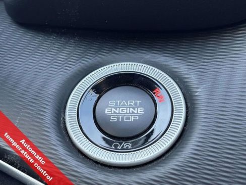 New 2025 Jeep Grand Cherokee L Altitude image 24