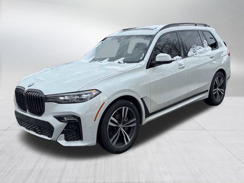 Used 2022 BMW X7 xDrive40i w/ M Sport Package image 4