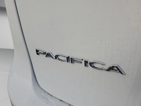 New 2026 Chrysler Pacifica Select AWD/4WD image 8