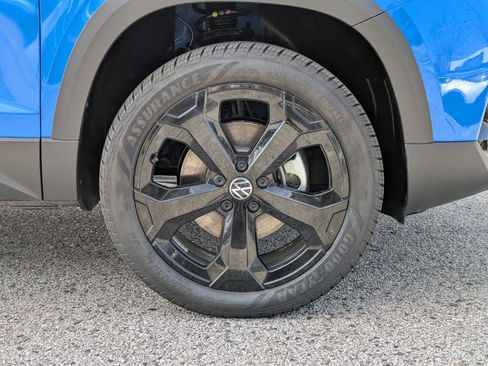 New 2026 Volkswagen Taos SEL image 11