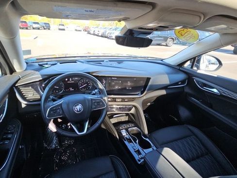 Used 2023 Buick Envision Avenir image 38