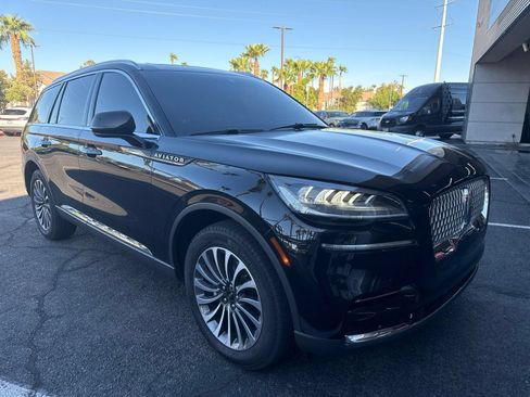 Certified 2024 Lincoln Aviator AWD w/ Premium Package image 3