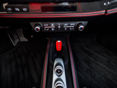 Used 2021 Ferrari F8 Tributo image 65