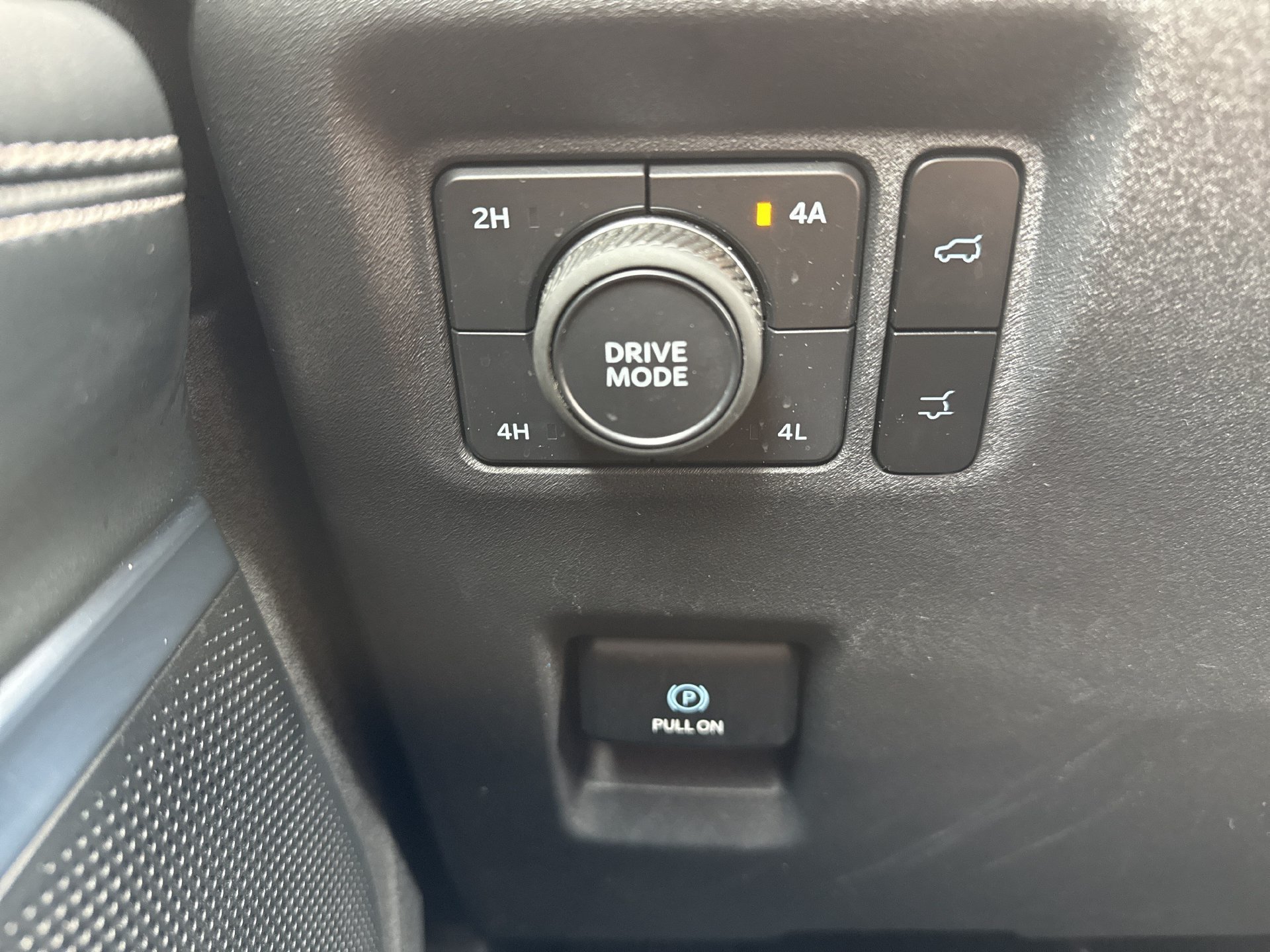 Used 2025 Ford Expedition Max Platinum AWD/4WD image 13