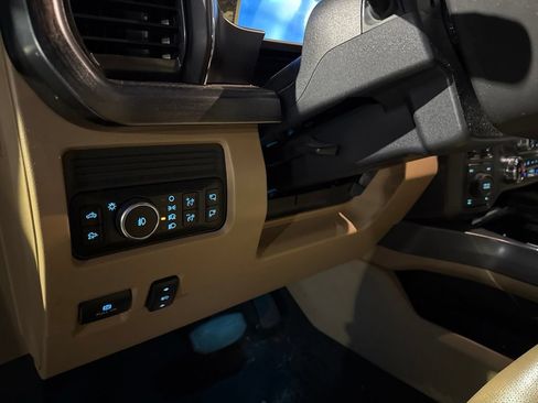 Used 2025 Ford F250 Lariat w/ Chrome Package AWD/4WD image 10