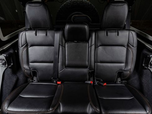 Used 2021 Jeep Wrangler Unlimited Rubicon w/ Trailer Tow Package image 35