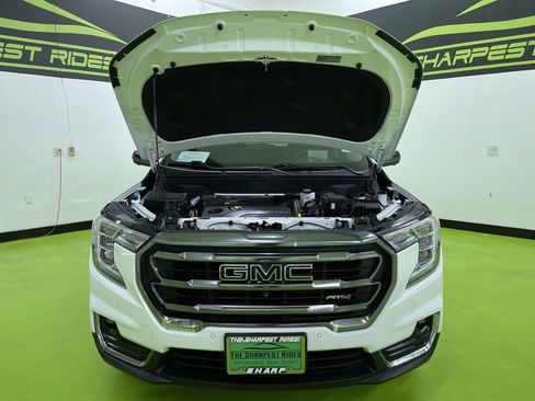 Used 2022 GMC Terrain AT4 w/ Infotainment Package II image 4