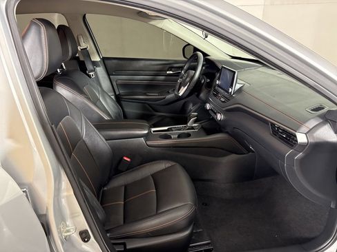 Used 2021 Nissan Altima 2.5 SR FWD image 15
