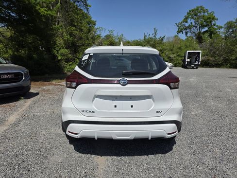 Used 2021 Nissan Kicks SV image 6