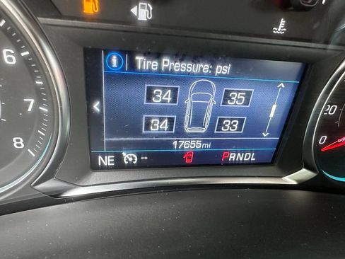 Used 2024 Chevrolet Equinox LT AWD/4WD image 11