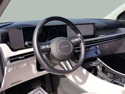 Used 2025 Hyundai Tucson SEL image 17