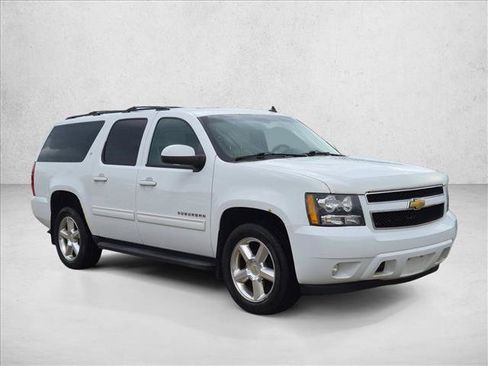 Used 2014 Chevrolet Suburban LT AWD/4WD image 3