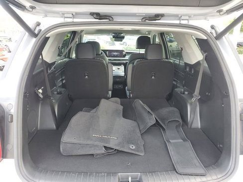 Used 2023 Hyundai Palisade Limited image 6