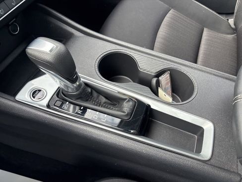 Used 2025 Nissan Altima 2.5 SV image 32