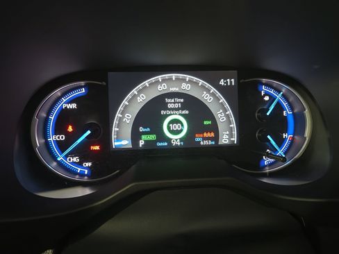 Used 2025 Toyota RAV4 XLE Premium AWD/4WD image 16