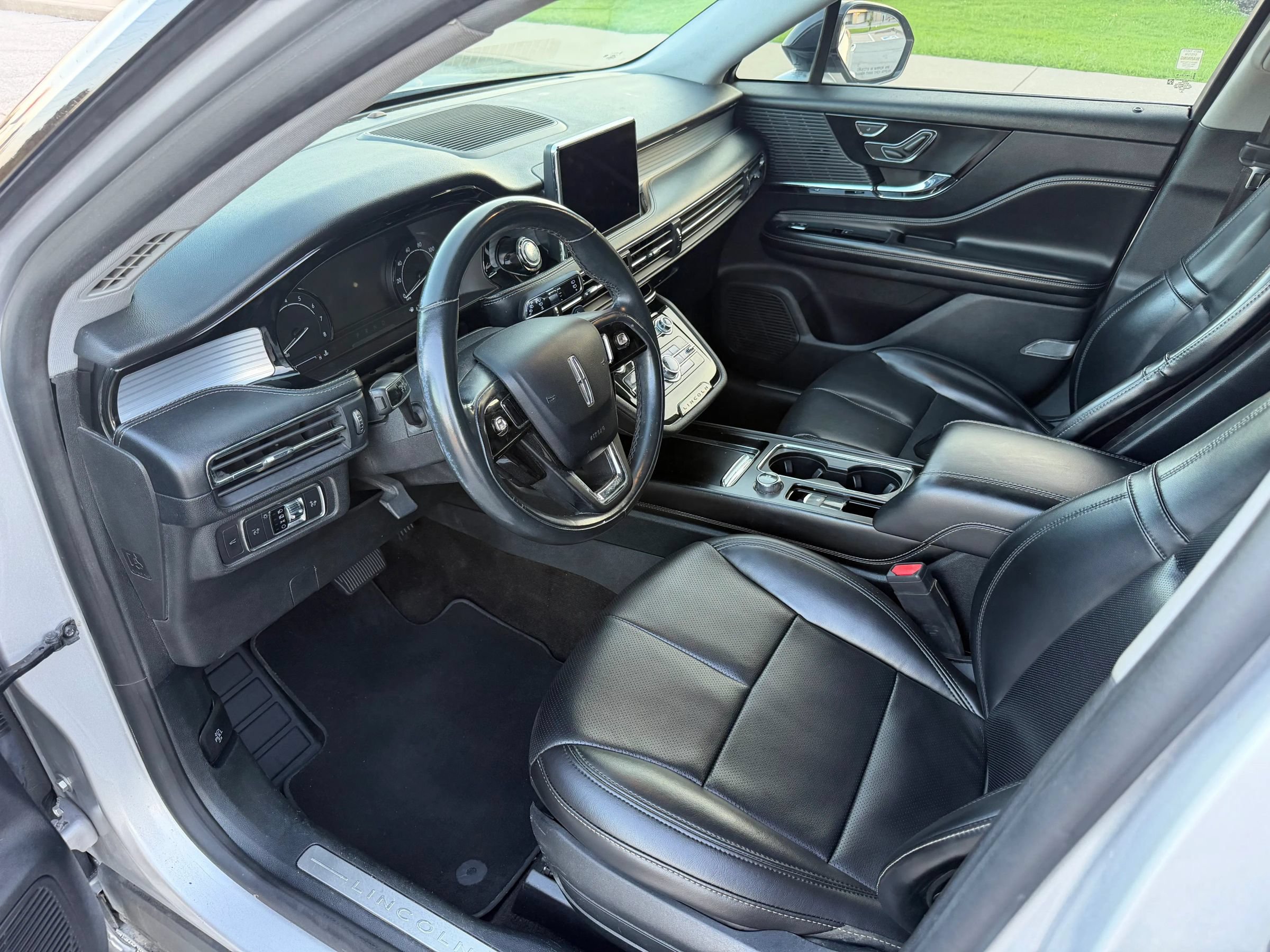 Used 2020 Lincoln Corsair FWD image 2