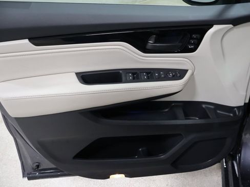 New 2026 Honda Odyssey Touring image 9