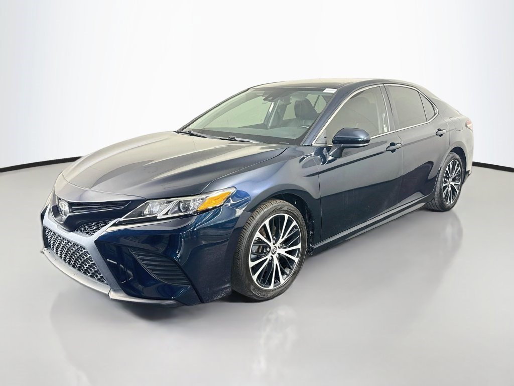 Used 2020 Toyota Camry SE FWD image 4