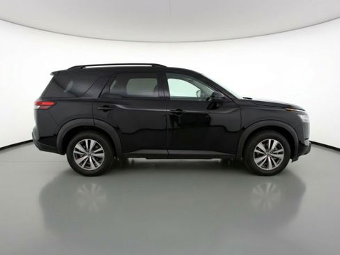 Used 2025 Nissan Pathfinder SV AWD/4WD image 11