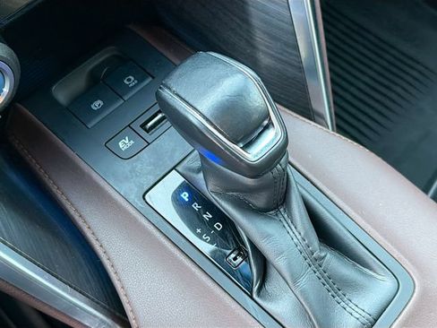 Used 2021 Toyota Venza Limited w/ Advanced Technology Package AWD/4WD image 18