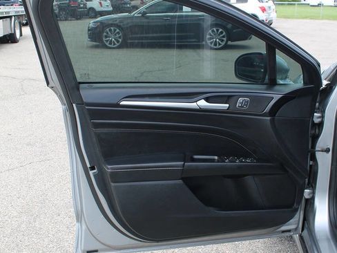 Used 2020 Ford Fusion Titanium AWD/4WD image 9