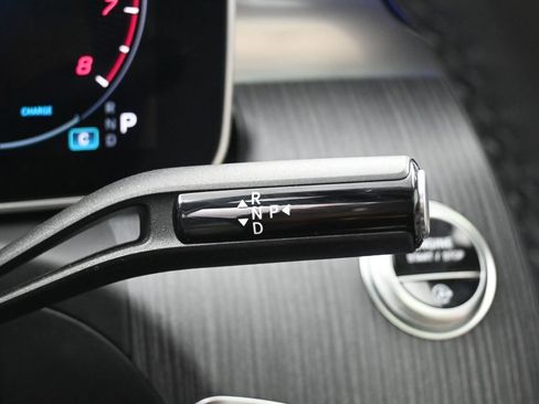 Used 2025 Mercedes-Benz C 300 4MATIC Sedan w/ Exclusive Trim Package image 20