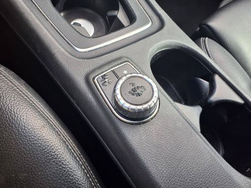 Used 2018 Mercedes-Benz GLA 250 image 13