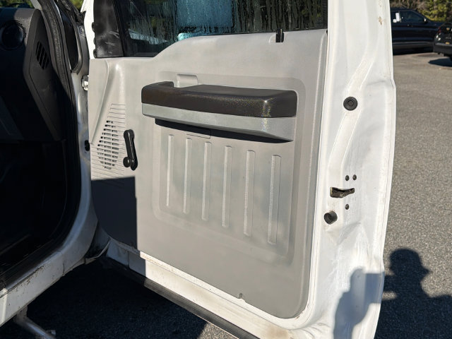 Used 2016 Ford F550 2WD Regular Cab Super Duty image 16