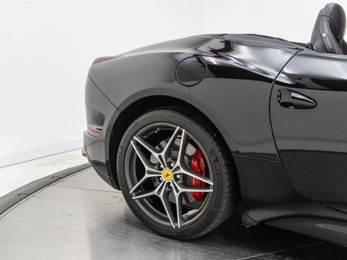 Used 2017 Ferrari California T RWD image 26