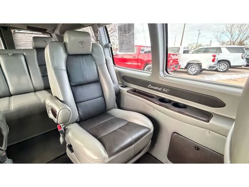 Used 2017 GMC Savana 2500 image 22