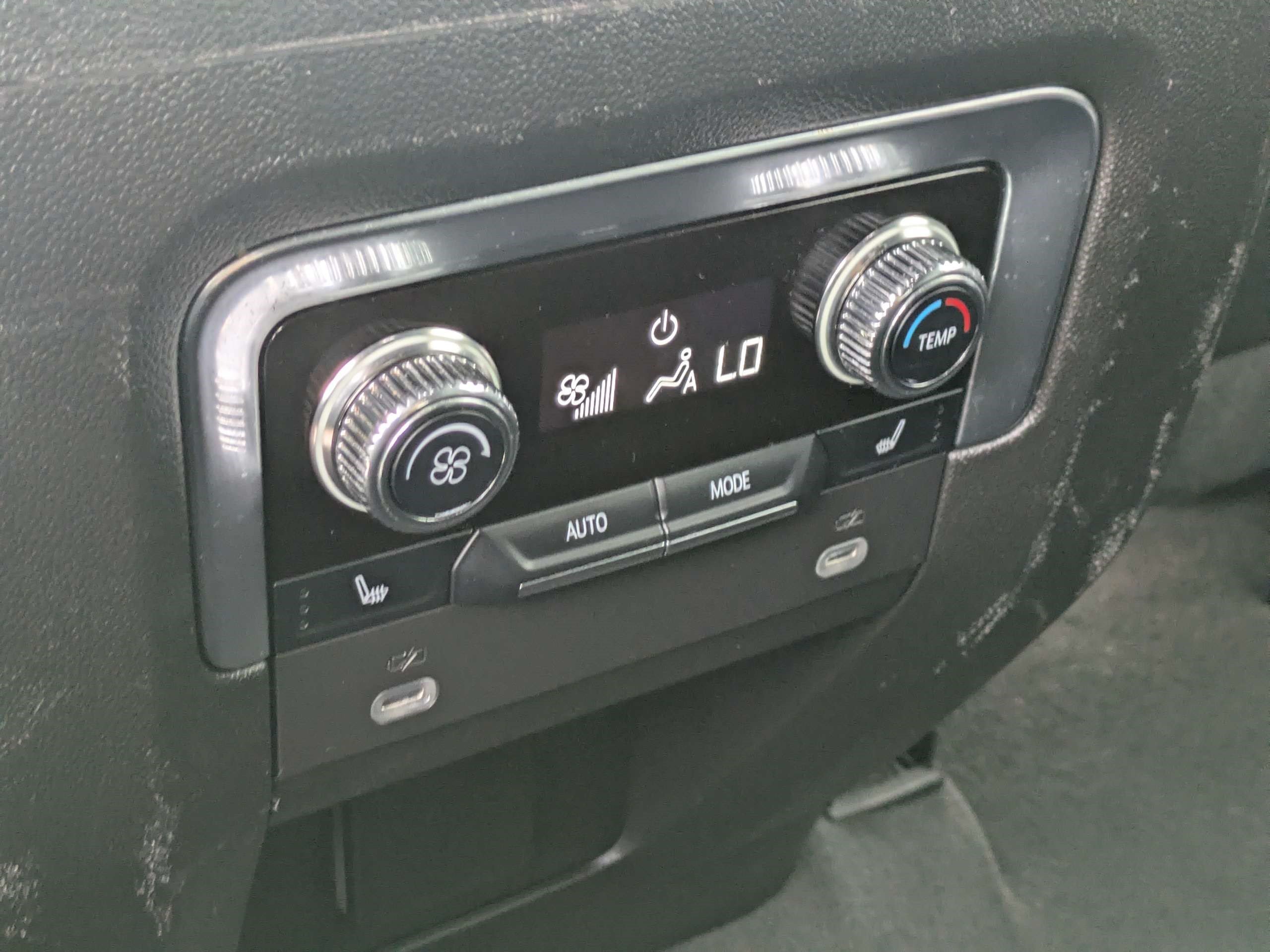 Used 2024 GMC Yukon Denali RWD image 21