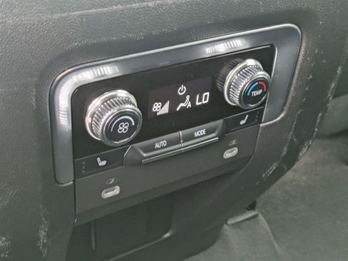 Used 2024 GMC Yukon Denali RWD image 21