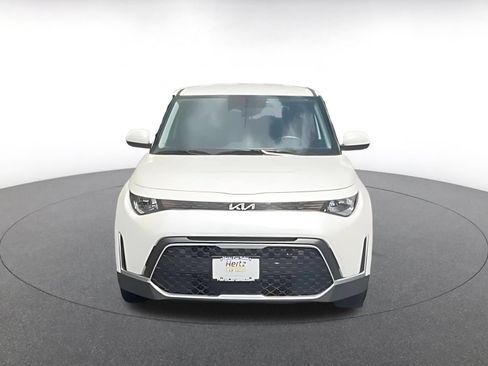 Used 2025 Kia Soul LX w/ LX Technology Package FWD image 4