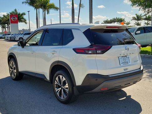 Certified 2021 Nissan Rogue SV w/ Premium Package image 7