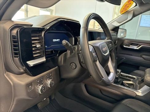 Used 2024 GMC Sierra 1500 SLT w/ SLT Premium Package AWD/4WD image 21