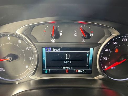 Used 2019 GMC Acadia SLT FWD image 16