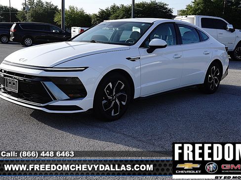 Used 2025 Hyundai Sonata SEL FWD image 3