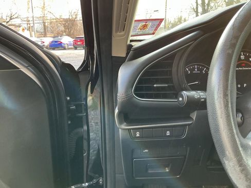 Used 2021 MAZDA MAZDA3 s image 11