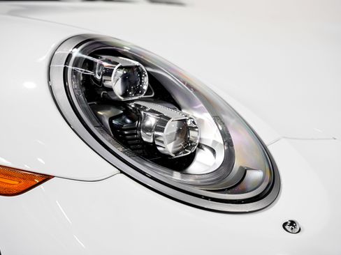 Used 2018 Porsche 911 Turbo image 40