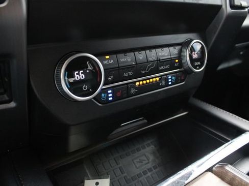 Used 2021 Ford Expedition Platinum AWD/4WD image 17