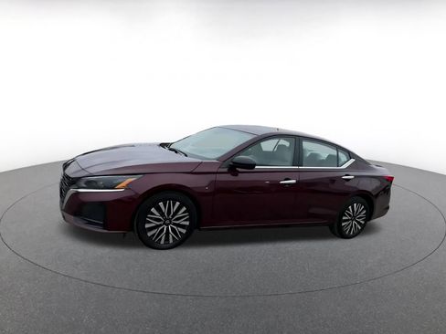 Used 2025 Nissan Altima 2.5 SV image 7