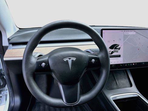 Used 2021 Tesla Model 3 Standard Range Plus RWD image 33