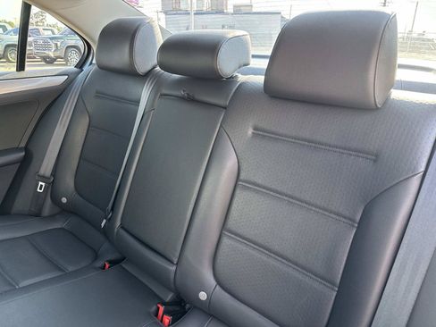 Used 2016 Volkswagen Jetta SE FWD image 13