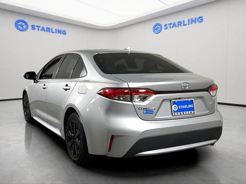 Used 2020 Toyota Corolla LE FWD image 6