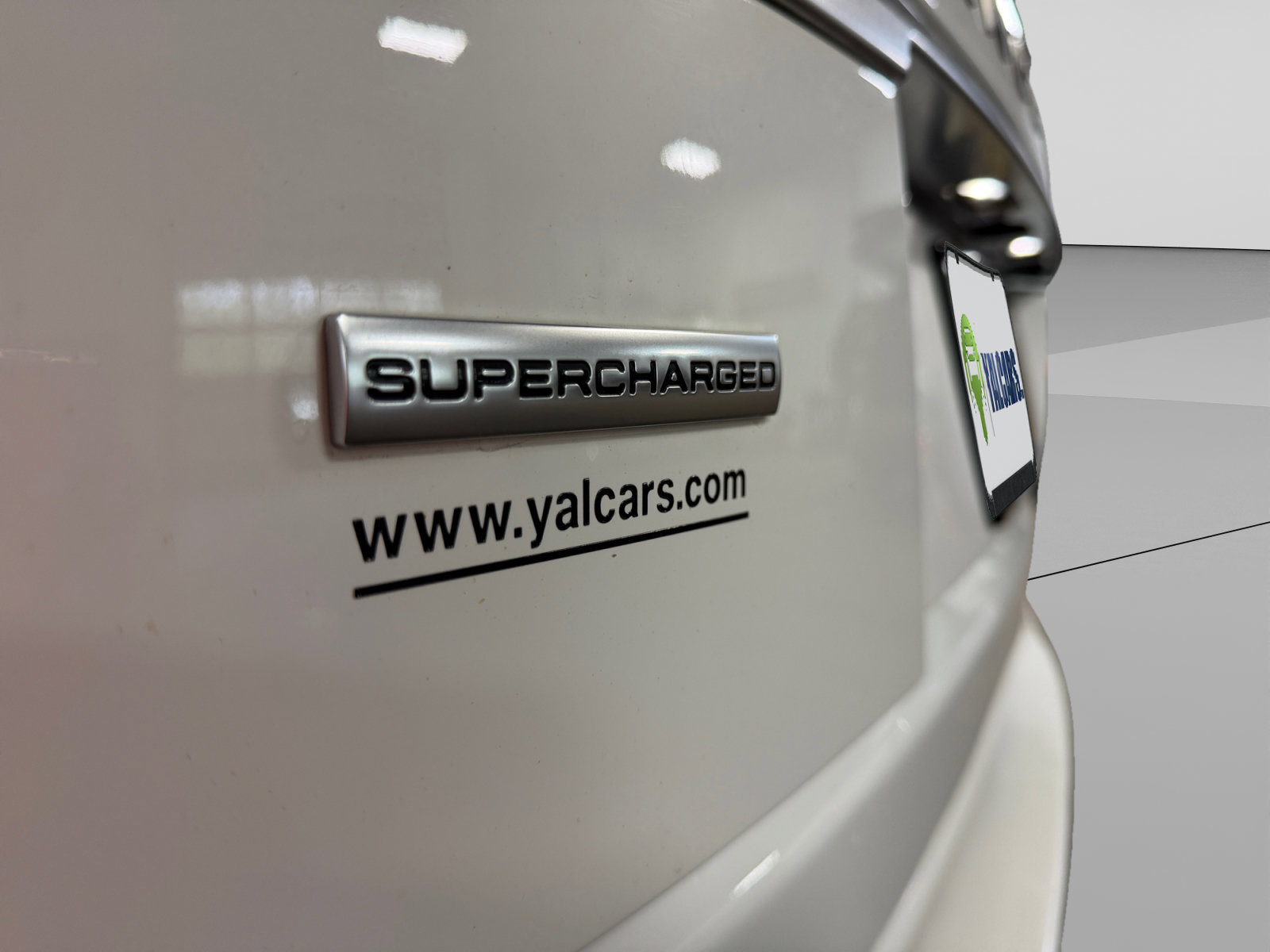 Used 2015 Land Rover Range Rover Supercharged AWD/4WD image 43