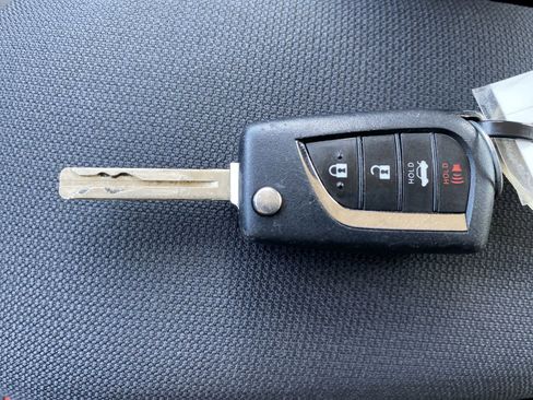 Used 2024 Toyota Corolla LE FWD image 34