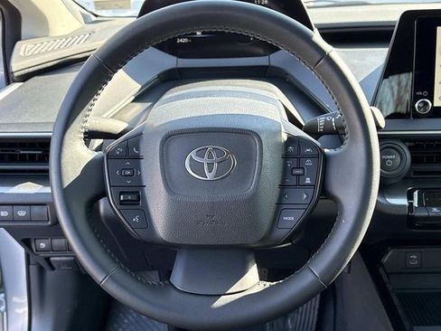 Used 2025 Toyota Prius LE image 18