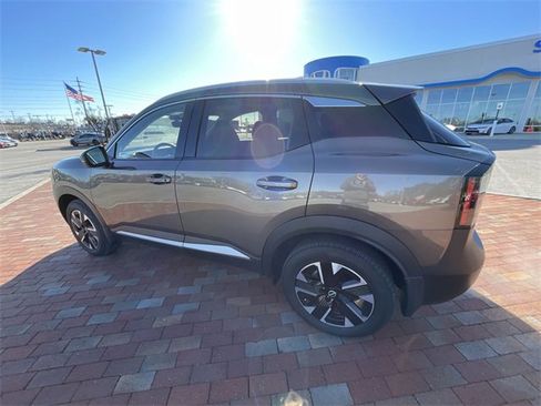 Used 2025 Nissan Kicks SR w/ Interior Electronics Package image 14