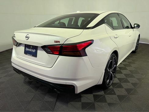 Certified 2024 Nissan Altima 2.5 SR w/ SR Premium Package FWD image 7